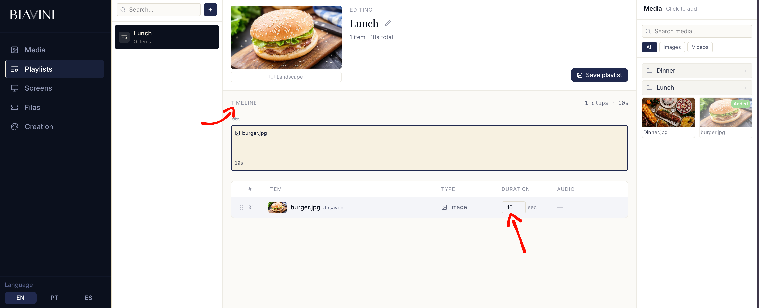 O editor de playlist com itens adicionados, o campo de duração de uma imagem e a linha do tempo de arrastar visíveis.